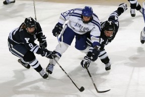 《王者荣耀》“超级战队”激烈争夺冠军！荣耀之巅，谁将问鼎？