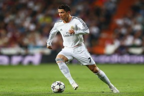 塔特的表现不断突破自我，成为袋鼠队的领导核心